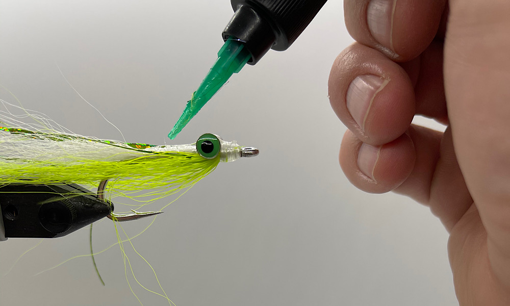 Tying Clouser Minnow: Step 12