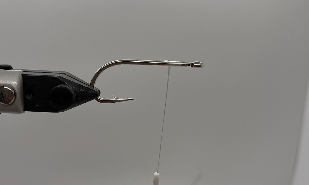 Tying Clouser Minnow: Step 1