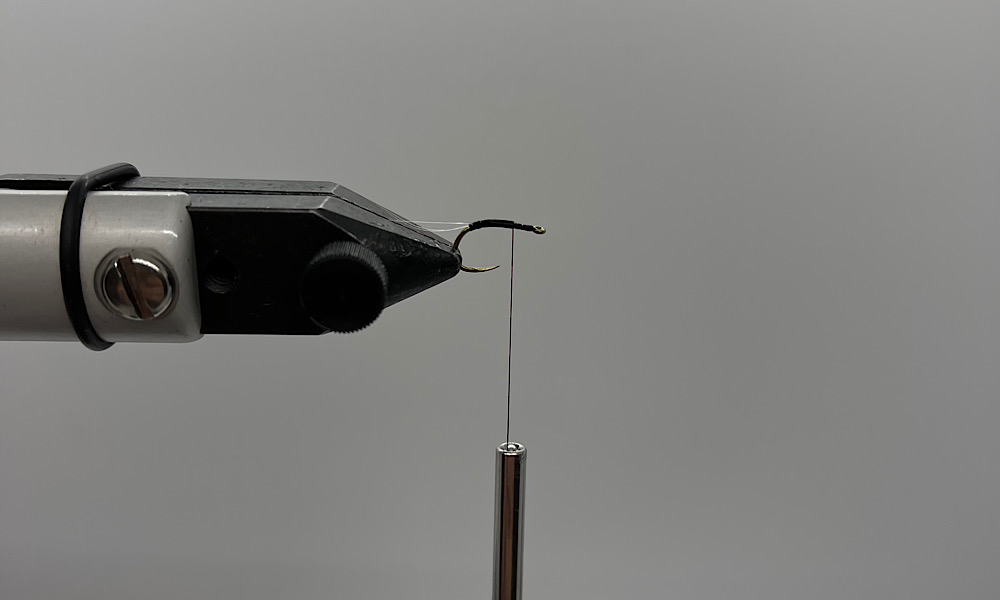 Tying Trico spinner: Step 4