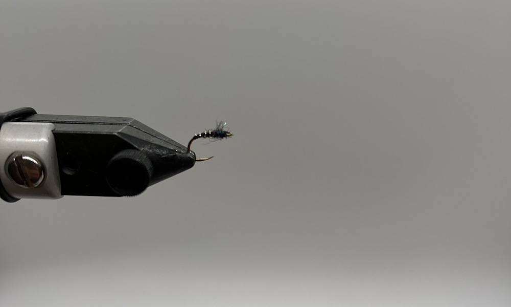 Tying Zebra Midge: Step 5